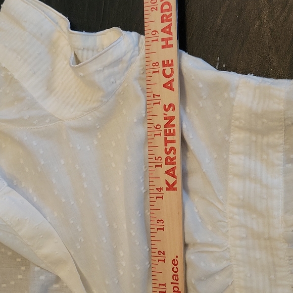 Flattering Embellished White 100% Cotton Button Down Blouse Size Medium - Picture 9 of 10